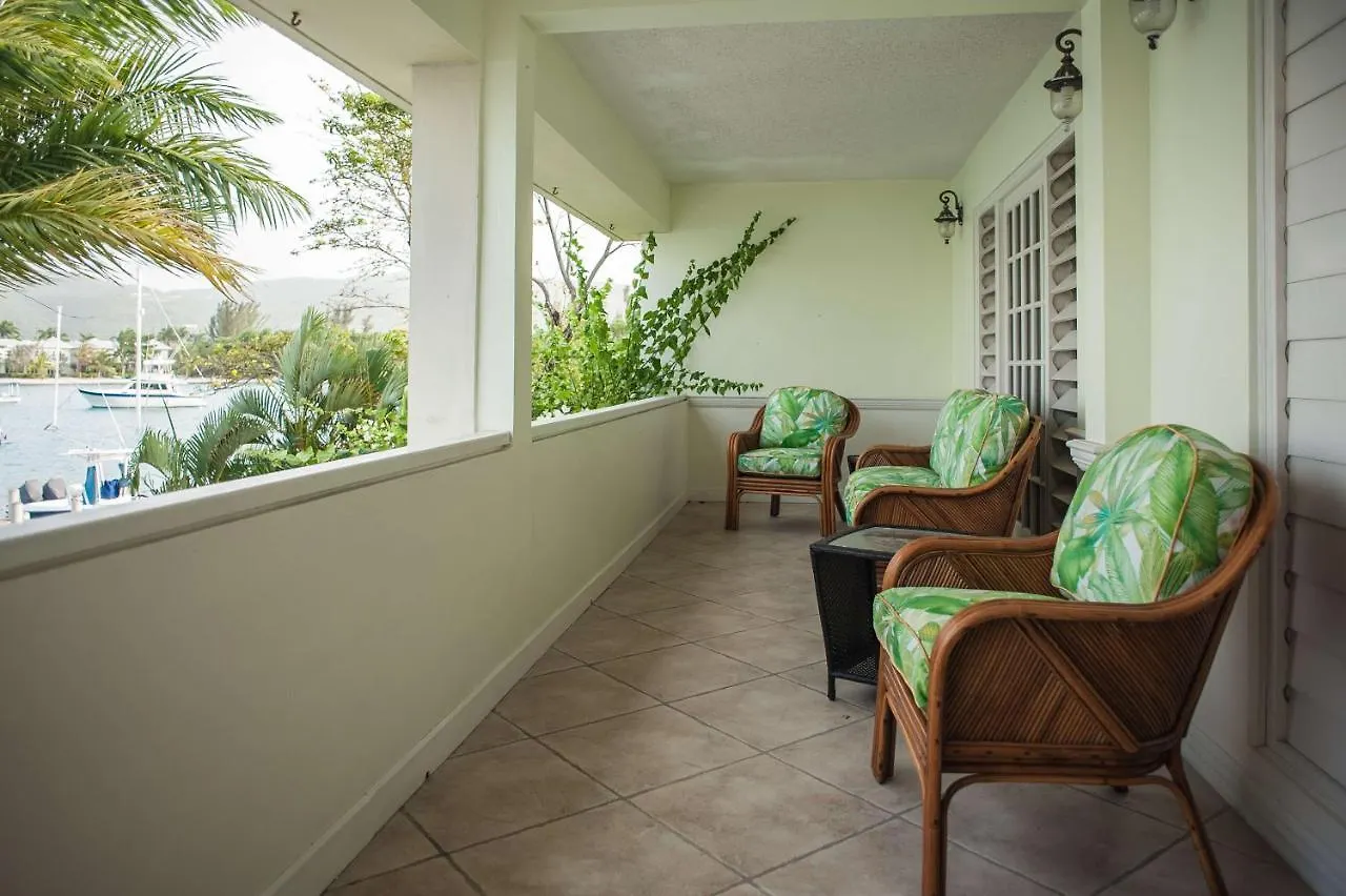 Seawind Beach Apartments Montego Bay