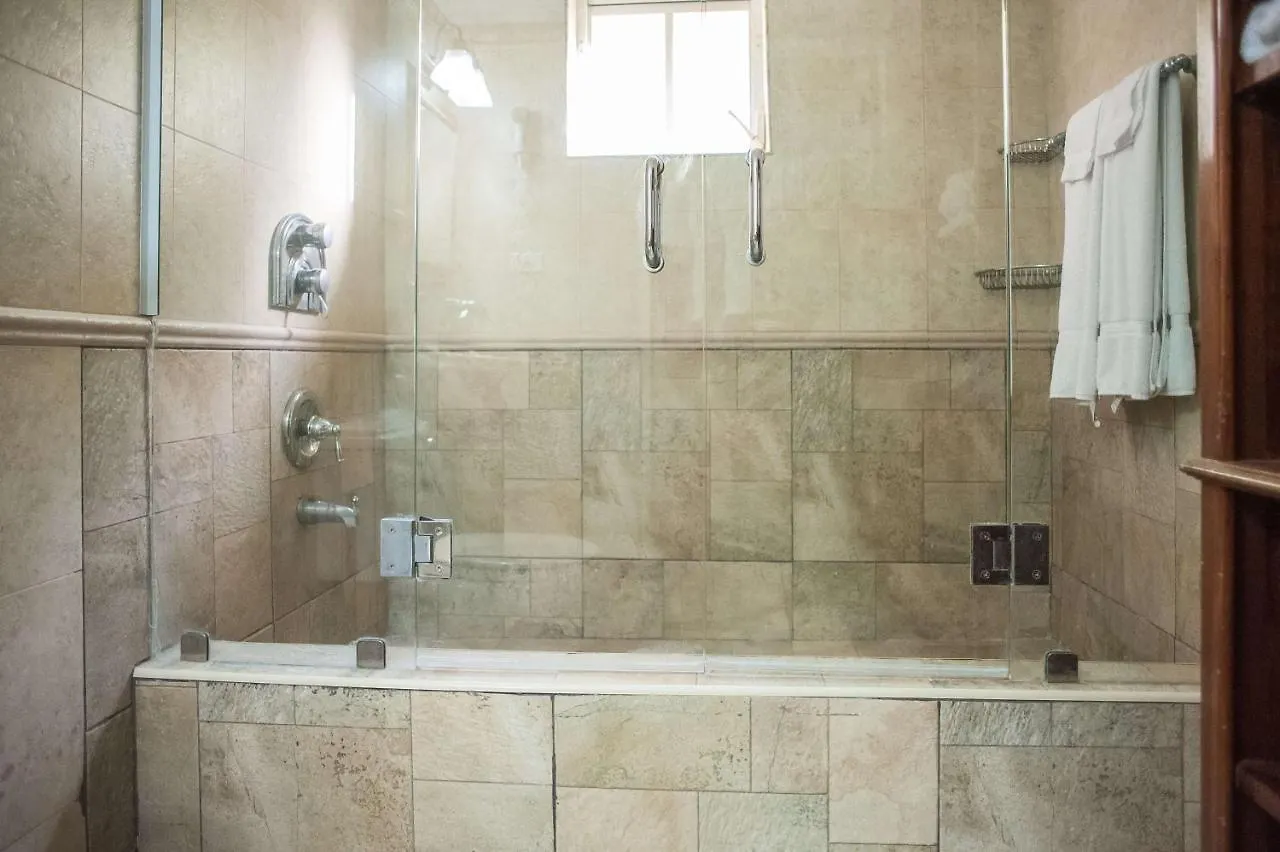 Seawind Beach Apartments Montego Bay
